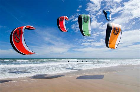 JOHN MONTAGU: KITESURF