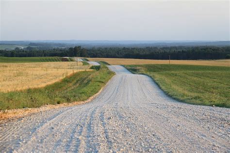 Omaha returns to gravel roads to cut maintenance costs - Curbed