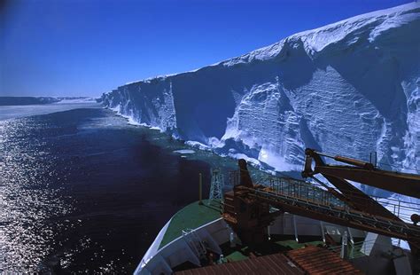 Ice shelf | Antarctic, Greenland & Glaciers | Britannica