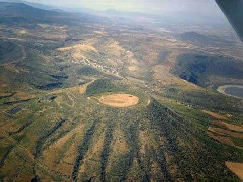 Guanajuato y sus 7 Luminarias (volcanes extintos) que enmarcan el Valle De… | Mexico travel ...