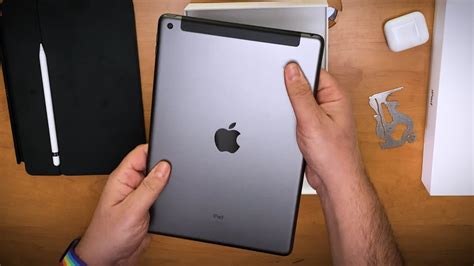 Unboxing Apple's cheapest new iPad (iPad 8) - YouTube
