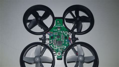 How a DRONE gyroscope works - YouTube