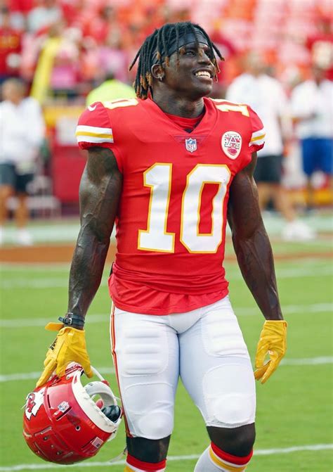 Chiefs' Tyreek Hill avoids NFL suspension over child abuse allegations