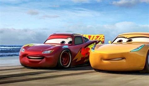 Pin en Lightning McQueen 12 | Carros de películas, Autos, Pixar