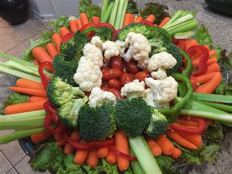 Great veggie tray idea | Vegetable platter, Veggie tray, Veggie platters