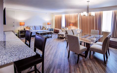 Hotel Rooms in Baton Rouge | Book Now | Crowne Plaza Baton Rouge