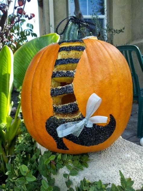 40 Awesome Pumpkin Carving Ideas for Halloween Decorating - Hative