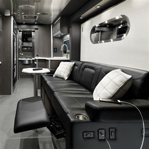 Atlas Murphy Suite Floor Plan | Touring Coaches | Airstream