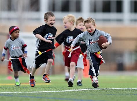 Youth Flag Football Leagues in Valencia, Pennsylvania - Kid-friendly Attractions | Trekaroo