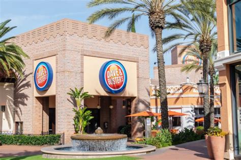 Does Dave and Buster's Franchise? - Franchise.com Blog