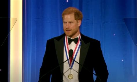 Prince Harry Honored at Cheesy 'Living Legends of Aviation' Awards ...