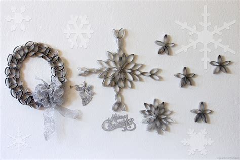 DIY: Snowflakes Out of Toilet Paper Rolls | By Claudya