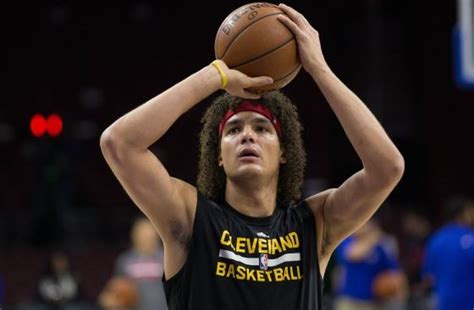 Report: Thunder interested in signing Anderson Varejao | Larry Brown Sports