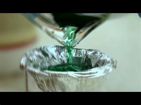 Copper Chloride and Aluminium (reaction only) - YouTube