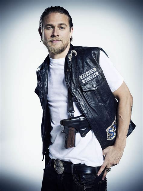 Charlie Hunnam - Sons of Anarchy Photoshoot | Sons of anarchy, Charlie ...