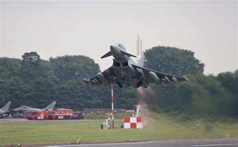 BAE Systems Typhoon demo | BAE Typhoon blasts in to the air … | Flickr