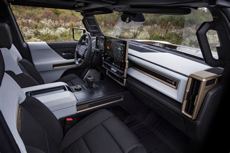 2022 GMC Hummer EV First Drive Review: Large and in Charge - CNET