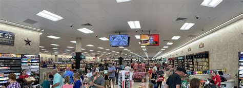 I visited the largest gas station in the world. Buc-ee’s in Sevierville, TN has 120 gas pumps ...