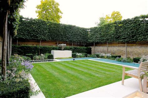 How to Design a Privacy Fence or Screen For Your Yard