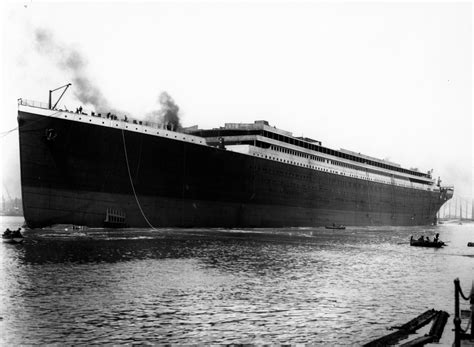 File:Titanic launched at Belfast.jpg - Wikipedia