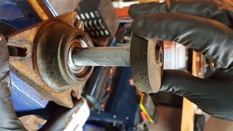 John Deere Mower Deck Spindle Bearing Replacement : 13 Steps (with Pictures) - Instructables