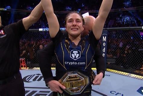 Twitter reacts to Alexa Grasso’s upset of Valentina Shevchenko to win title at UFC 285