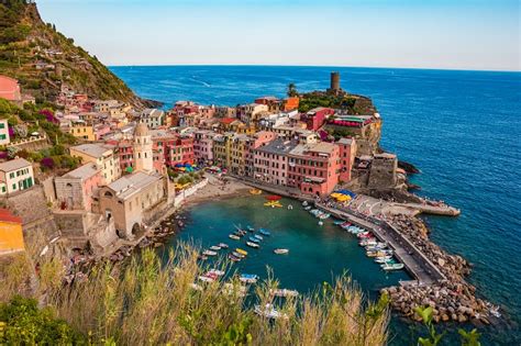 Cliffside City: 10 Breathtaking Clifftop Towns In The World