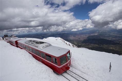 Pikes Peak Cog Railway orders engines, cars, rail for $100 million rebuilding project | Business ...