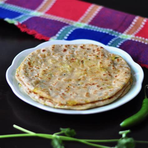 Aloo Paratha – Culinary Shades