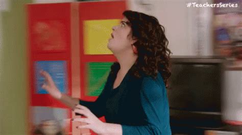 Feldman Hitting Wall GIF - TeachersSeries TeachersSeriesGIFs - Discover & Share GIFs