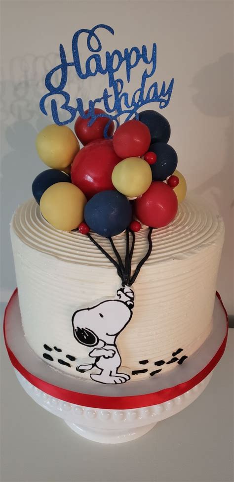 Snoopy Cake | Snoopy cake, Snoopy birthday cake, Snoopy birthday