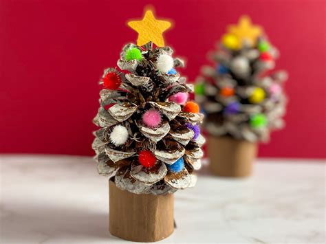 Pine Cone Christmas Trees - Easy Holiday Kids Craft - Raising Veggie Lovers