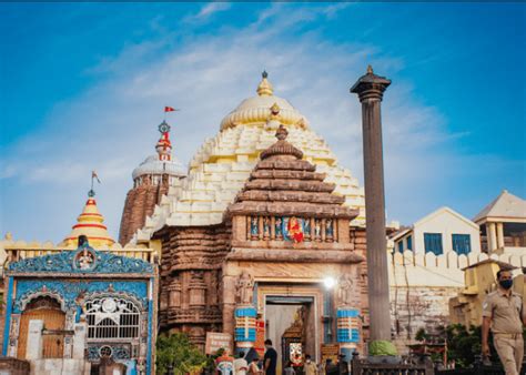 Why does the Jagannath Temple in Puri have no shadow at any time of the day?