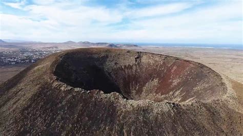 Montana Colorada,Fuerteventura - YouTube