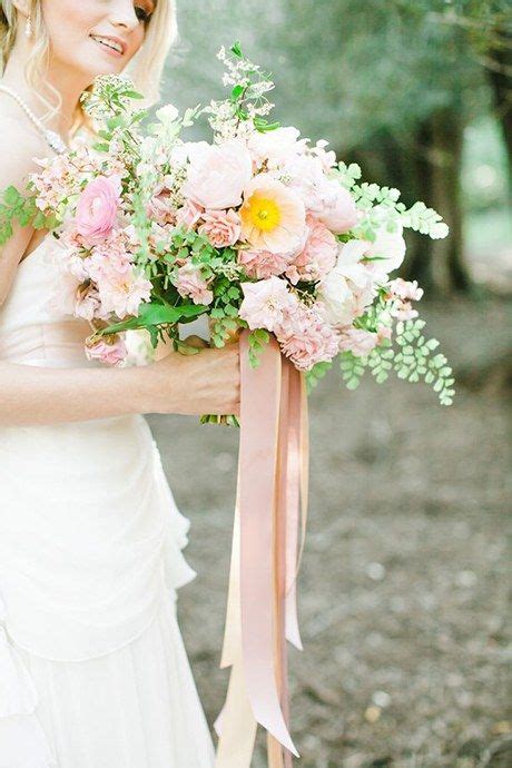 11 of the Prettiest Wrapped Wedding Bouquets | Wedding bouquet ribbon, Ribbon bouquet, Beautiful ...