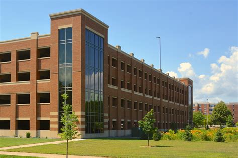 UNIVERSITY OF WISCONSIN - LA CROSSE CAMPUS PARKING RAMP