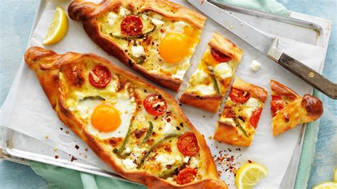 Turkish Pide Bread Recipe with vegetarian filling of Egg, Cheese and Tomatoes - YouTube