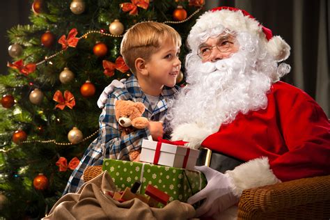 Santa Claus: What should parents tell kids about believing in Santa? - CBS News