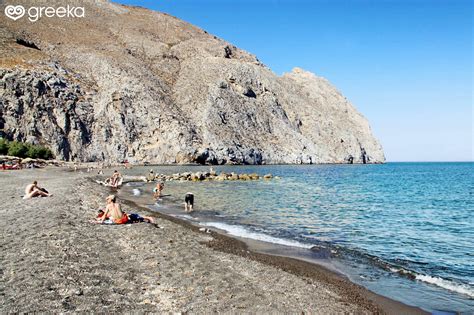 Santorini Perissa Beach: Photos, Map, See & Do | Greeka