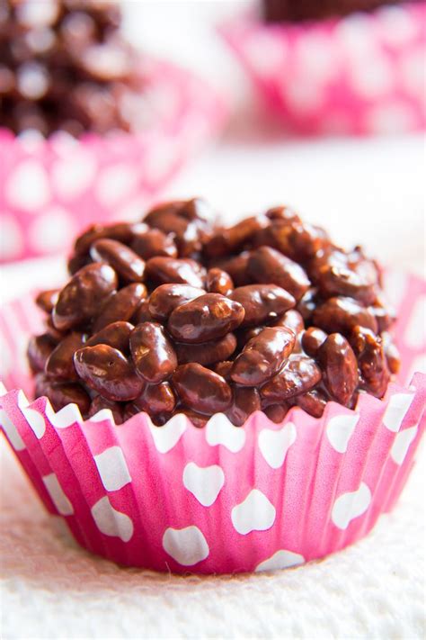 No Bake Healthy Dark Chocolate Rice Crispy Cakes | Chocolate rice crispy cakes, Chocolate rice ...