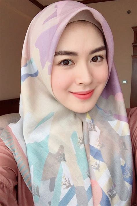 Kumpulan Foto Cewek Muslimah Hijab Cantik Indonesia - Dzargon