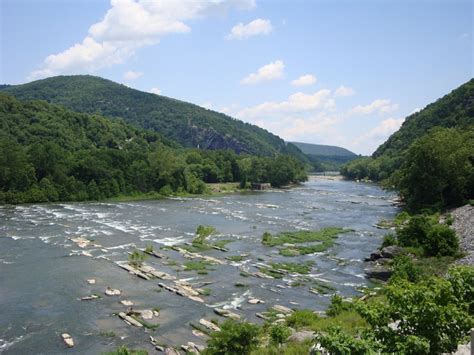 Shenandoah River, Blue Riidge Mountains and Northern Virginia Horse ...