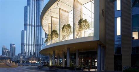 The Apple Store Dubai Mall is Now Open... and it Looks Epic | insydo