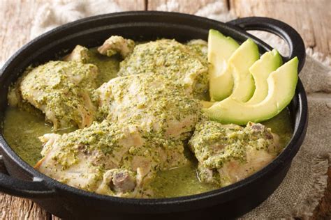 Jocon Recipe Guatemalan Chicken in Tomatillo Cilantro Sauce Close Up in ...