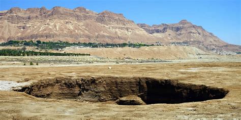 What Causes Sinkholes and How to Fix Them | Greentumble