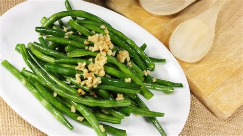 Why Freezing Green Beans Before Cooking Makes For A More Satisfying Dish