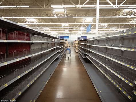 The last day of business at a Walmart before it closes pictured | Daily ...