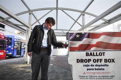 Photos: Scenes, voters and presidential candidates this Super Tuesday - POLITICO