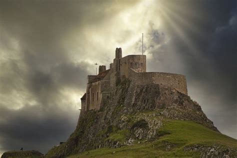 LINDISFARNE CASTLE - Castle Tourist