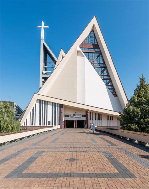 Gallery of Day-VII Architecture: How the Architecture of Polish Churches Developed in a Secular ...